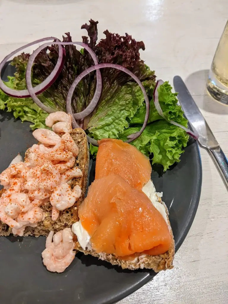 Menu_'Ohanas Cafe Bistro_Chertsey_image_8