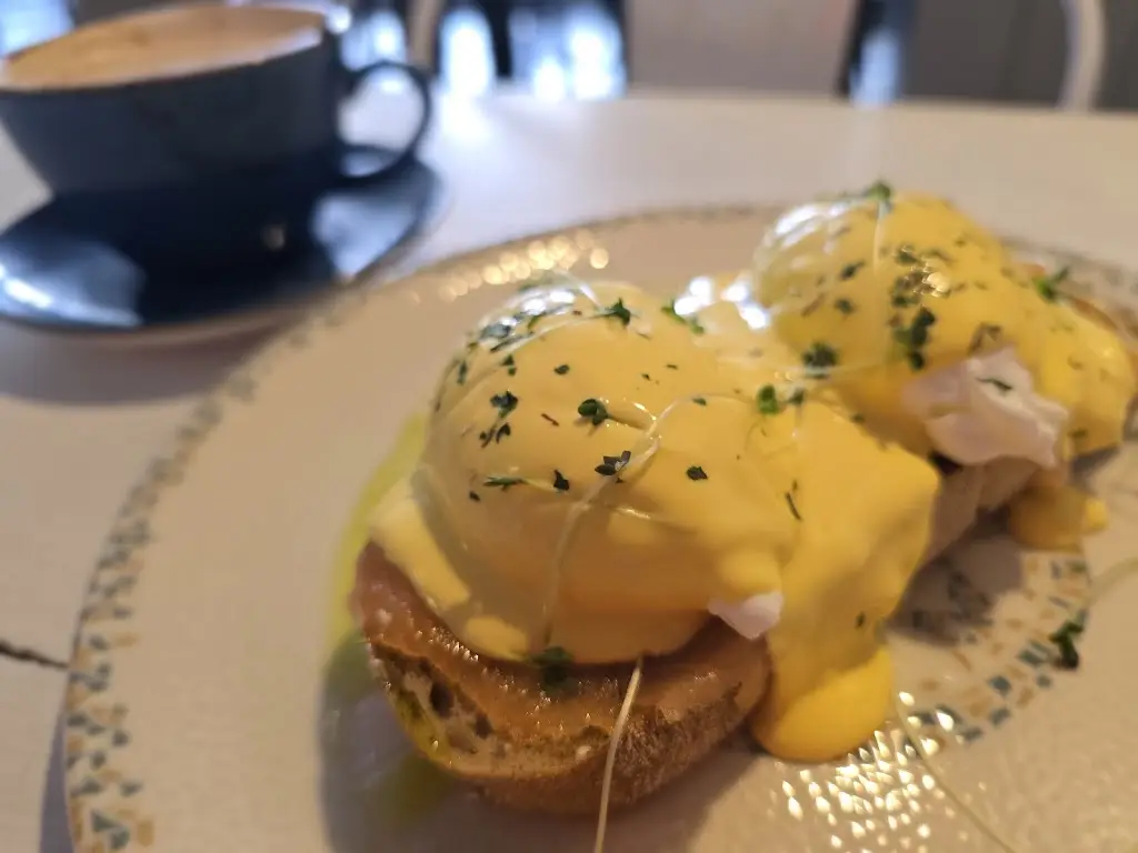 Toth Sandor_'Ohanas Cafe Bistro_Chertsey_review