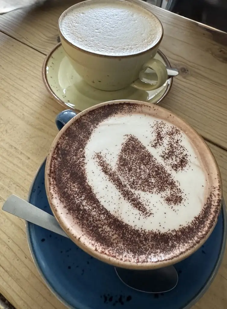 Andie G._'Ohanas Cafe Bistro_Chertsey_review