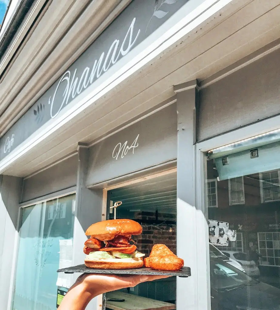 'Ohanas Cafe Bistro restaurant in Chertsey