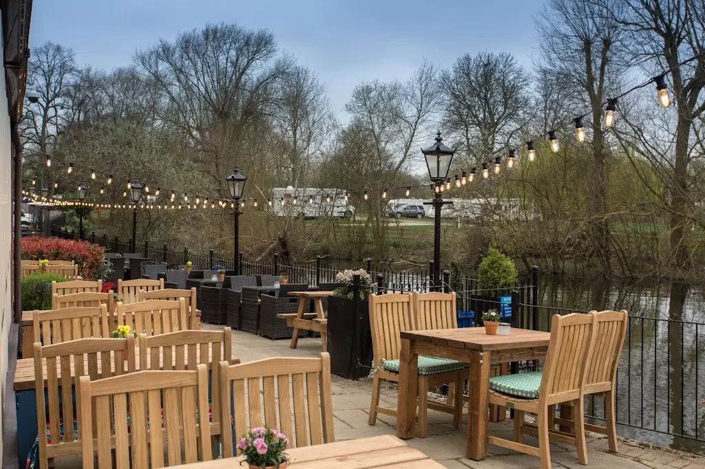 The Bridge restaurant in Chertsey