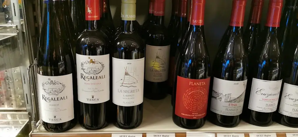 Carlo Delicatessen_Chertsey_slider_image_3