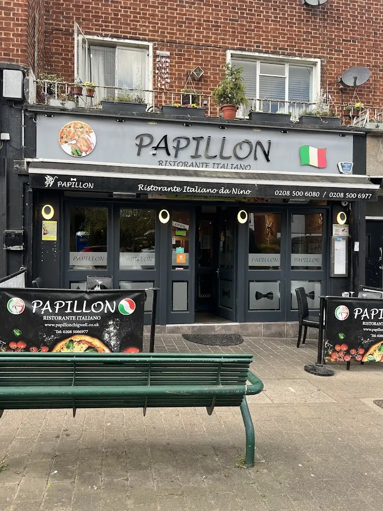 Papillon Chigwell_Chigwell_slider_image_1