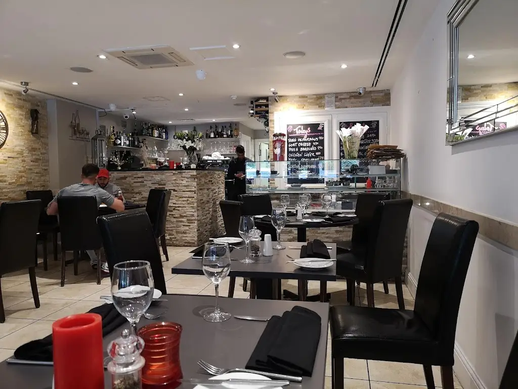 Papillon Chigwell_Chigwell_slider_image_3