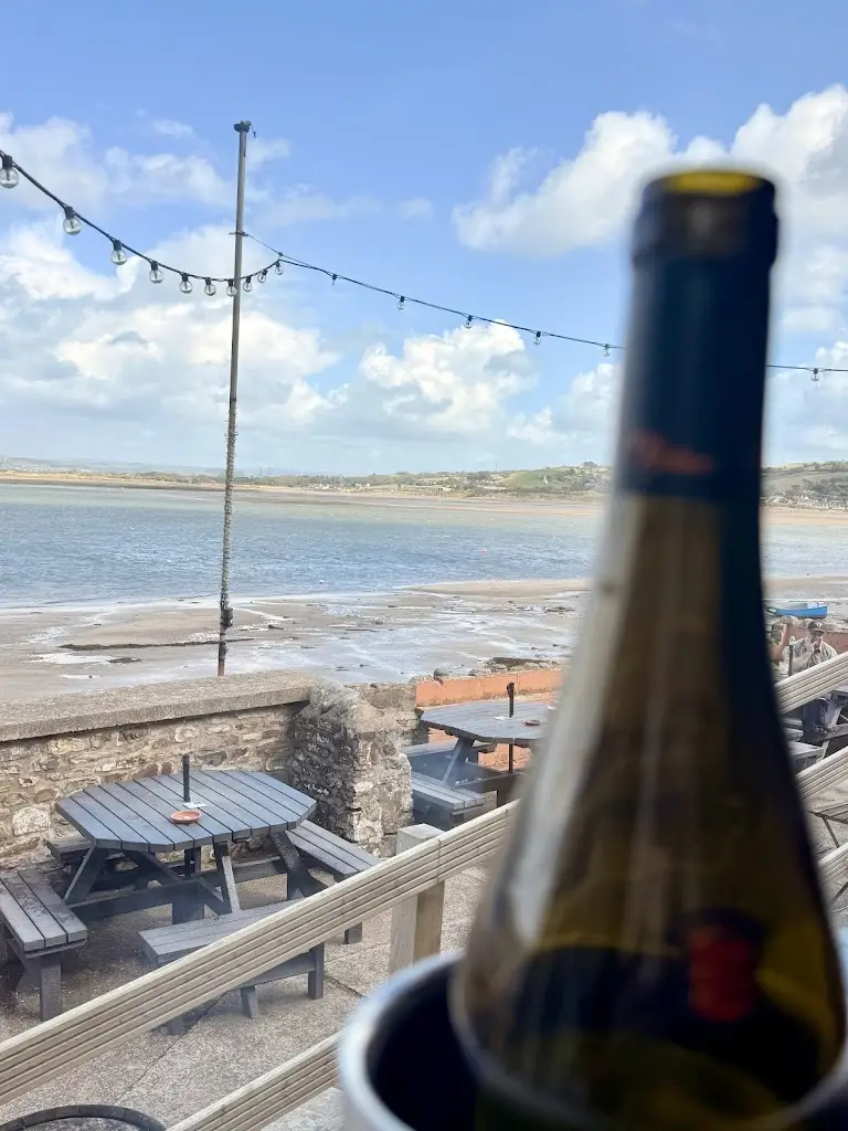 Haden Jonah Rowling-Sami_The Beaver Inn_Appledore_review
