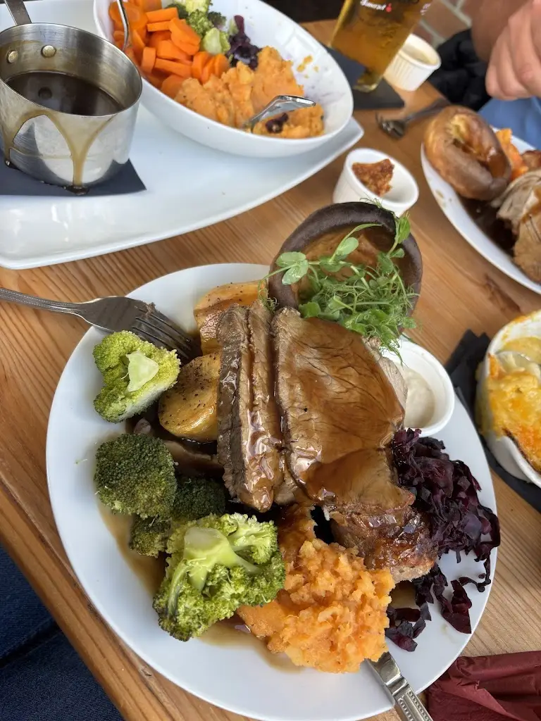 Lauren O'Halloran_The Beaver Inn_Appledore_review