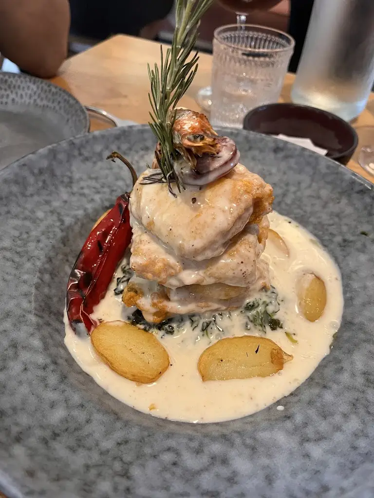 Becky H_Capricho_Chigwell_review