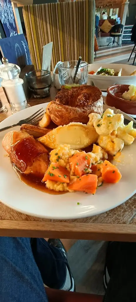 kevin walker_Hollathans_Chester-le-Street_review