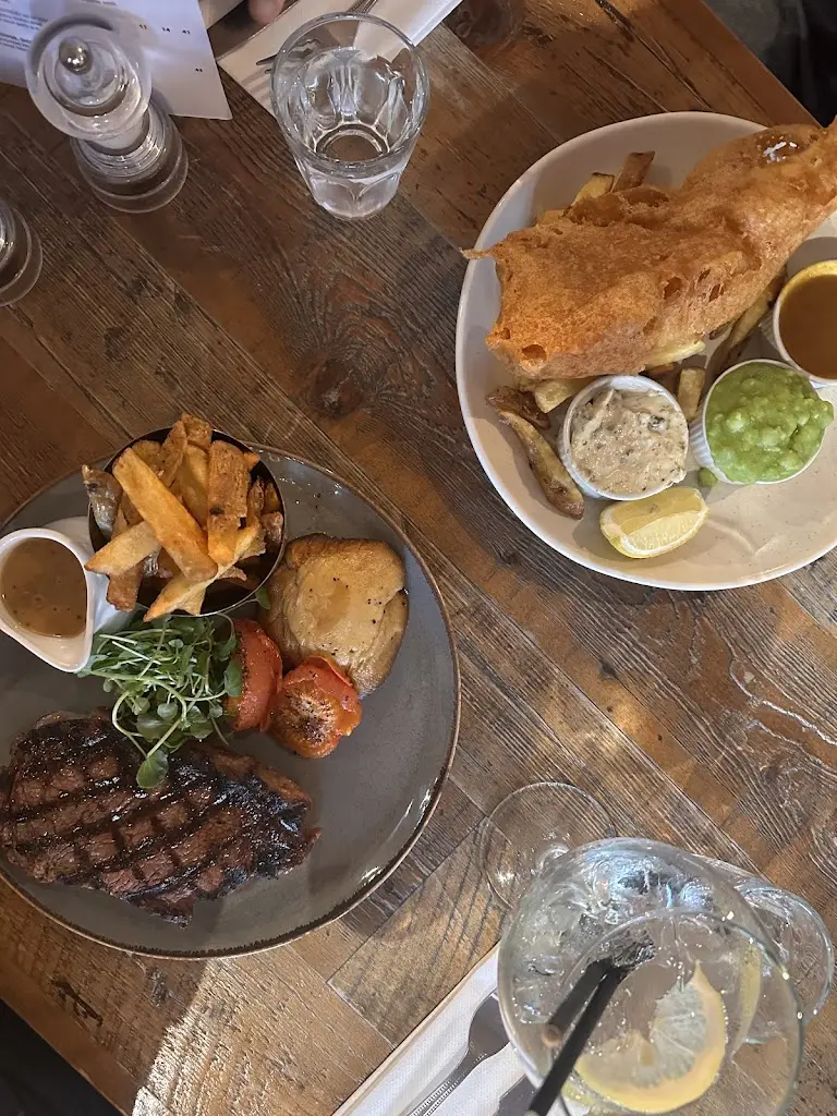 Joanne Daniel_The Fox_Chipping Norton_recensione