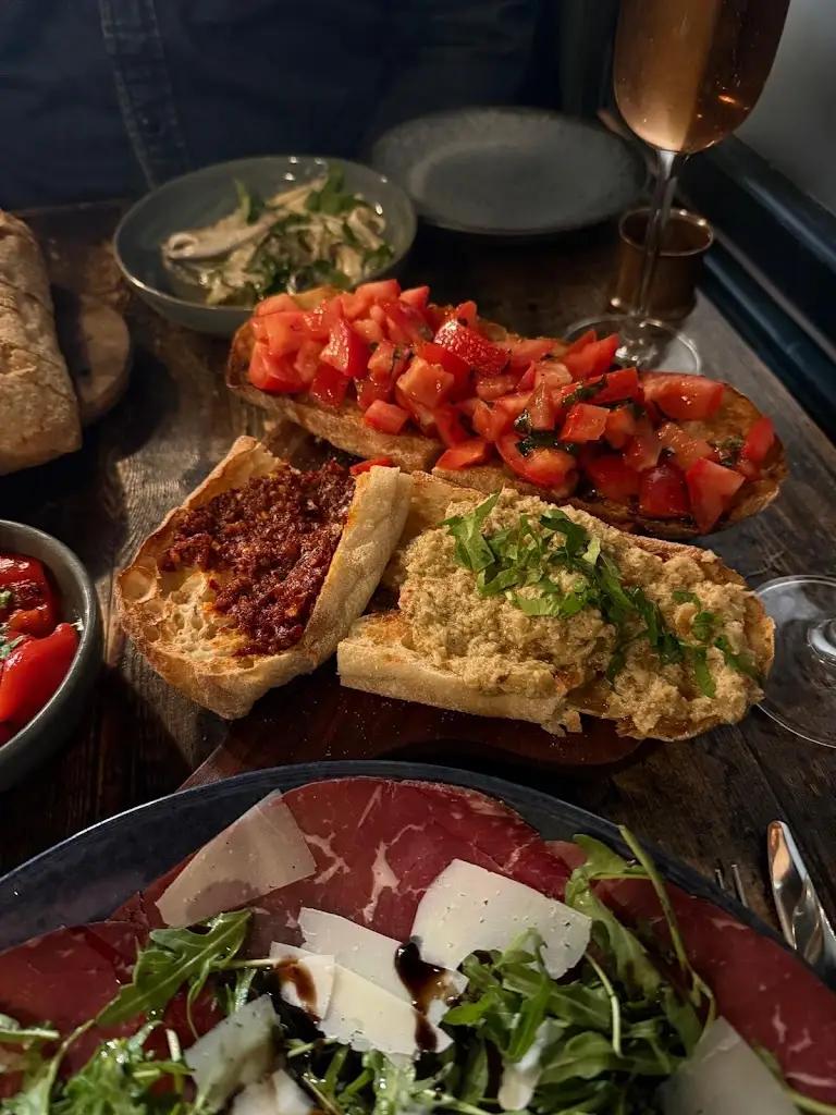 Alberto's - Chipping Norton_Chipping Norton_slider_image_2