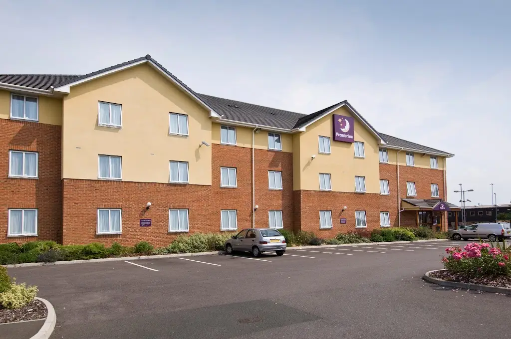 Premier Inn Swindon Central hotel_Chiseldon_slider_image_1