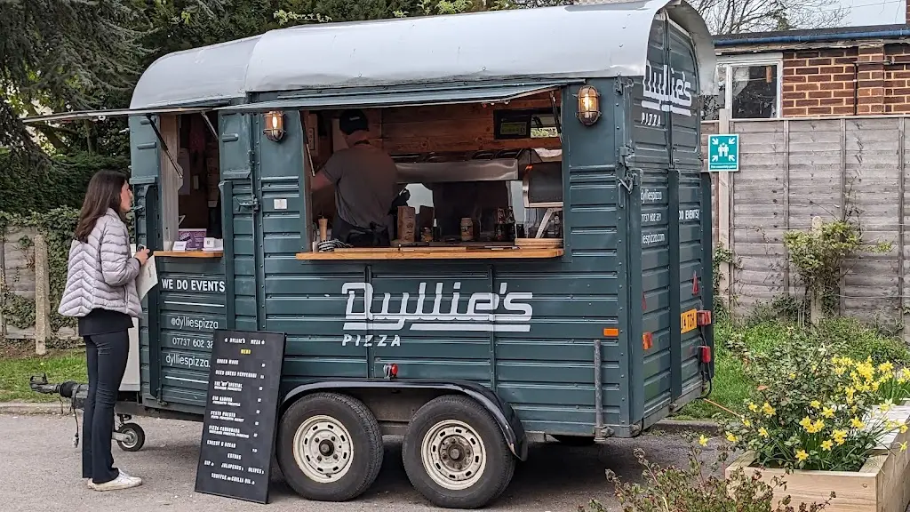 Elin Quist_Red Lion_Chinnor_review