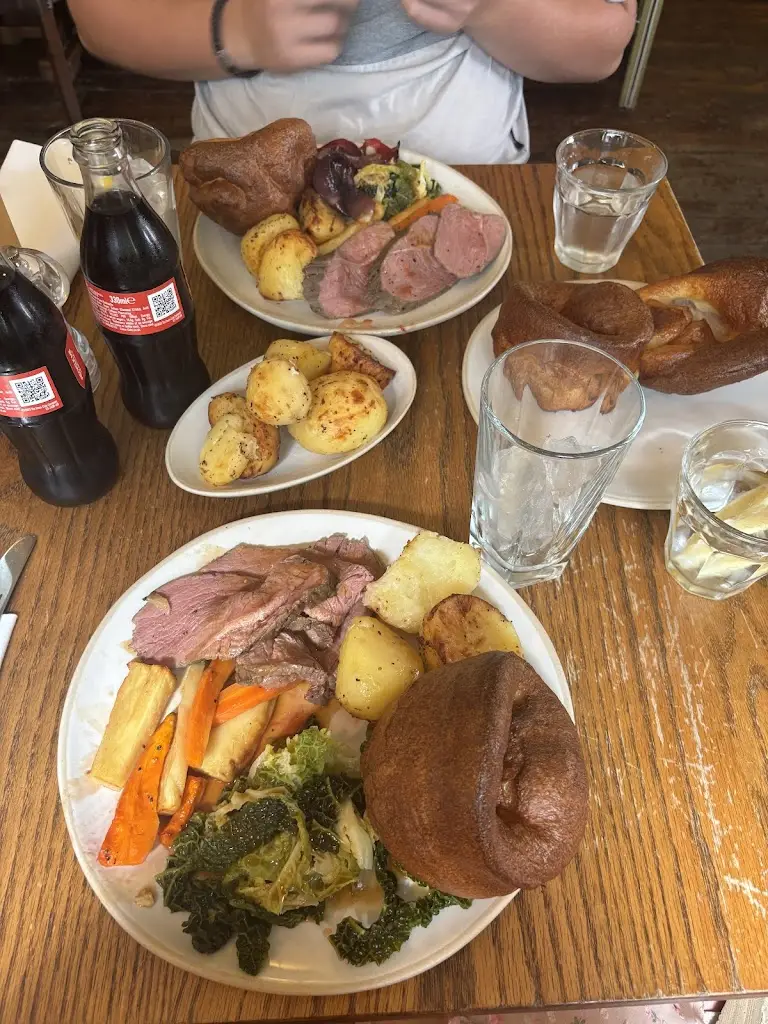 Summer Eyre_The Black Horse_Chinnor_review