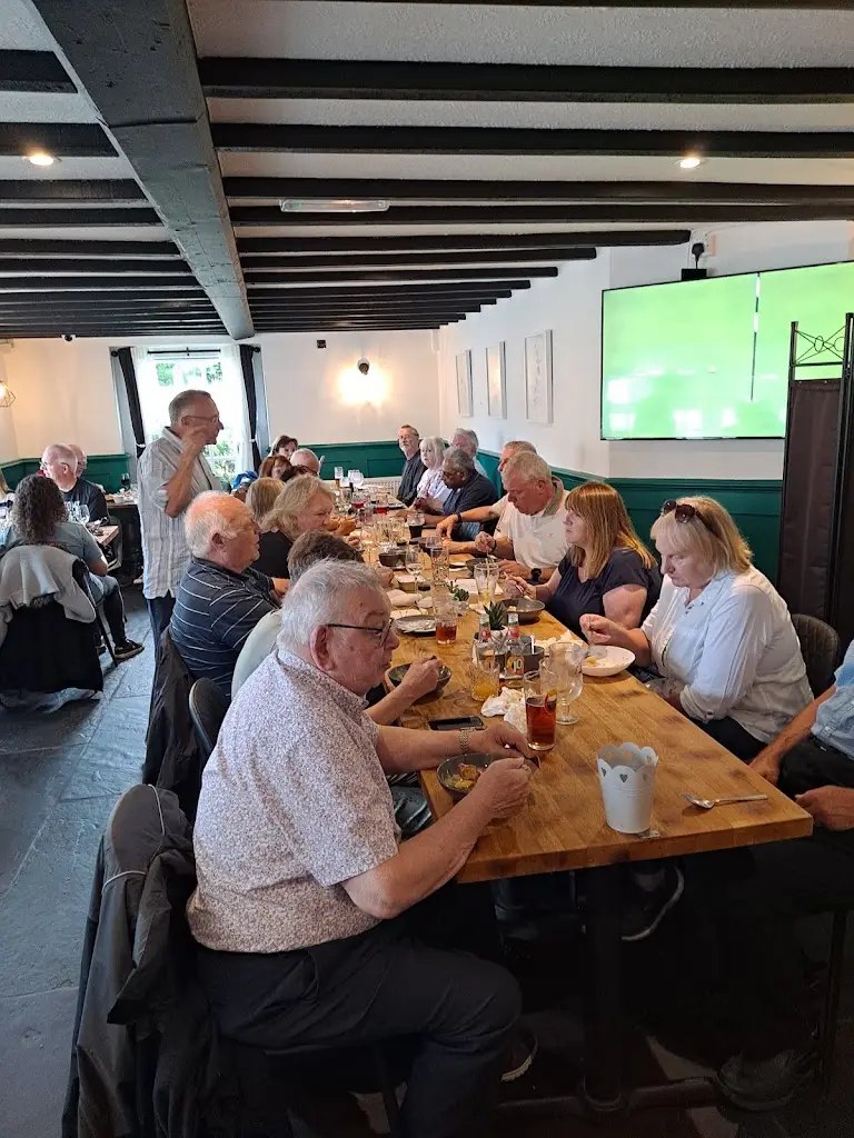 Martyn Fisher_The Crown_Chinnor_review