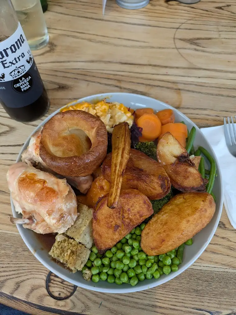 The Crown_Chinnor_slider_image_2