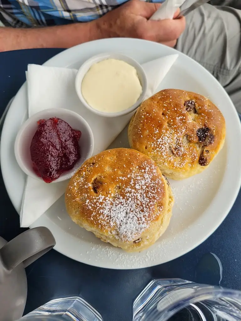 Lindsey Reece-Smith_Johns Of Appledore_Appledore_review