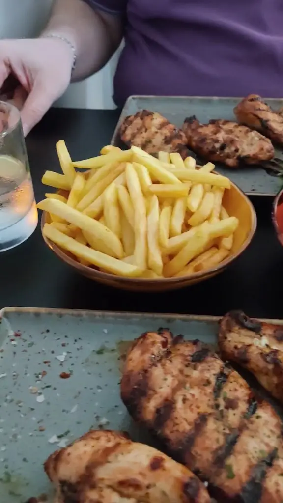 Porterhouse Wine Bar + Kitchen_Chipping Ongar_slider_image_2