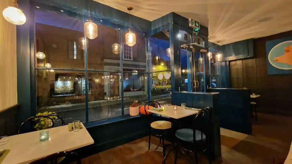 Paul Fisher_Five Little Pigs_Cholsey_reseña