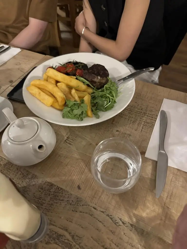 Sharon Nicolson_The Gladstone Arms_Chippenham_review