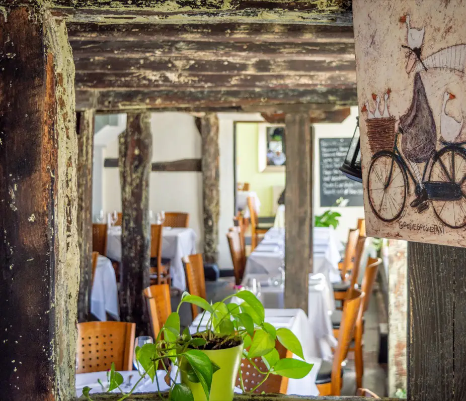 Rosso Mazara_Chobham_slider_image_3