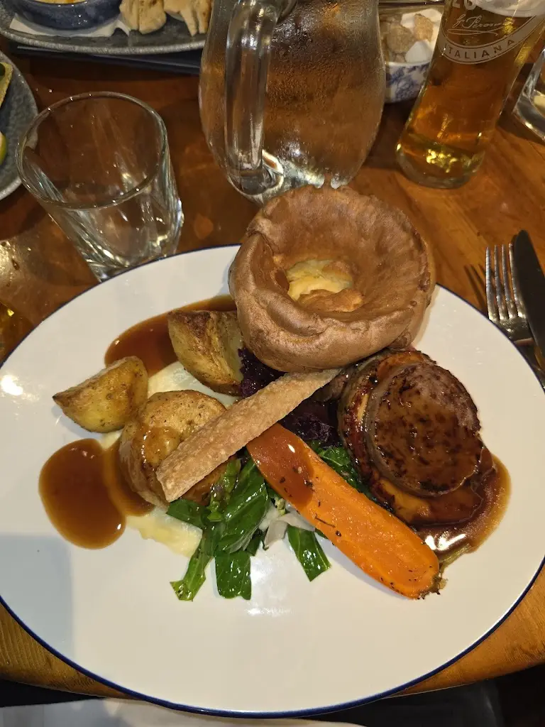 The White Hart_Chobham_slider_image_3