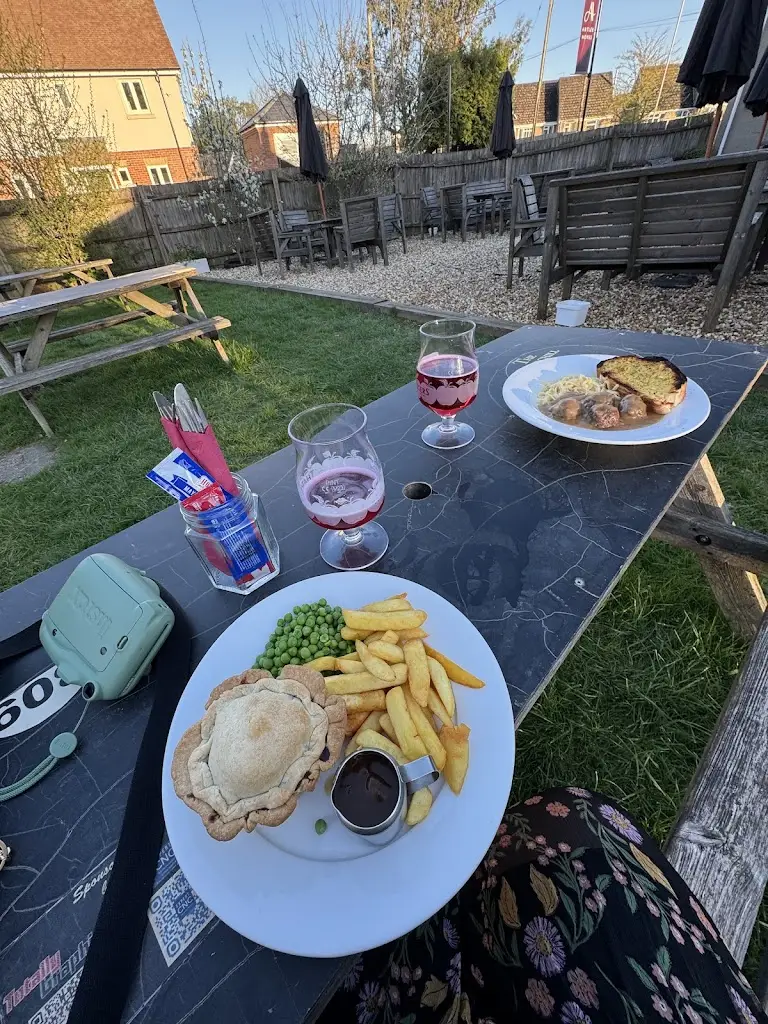 Joshua Barker_The Churchill Arms_Alderholt_review
