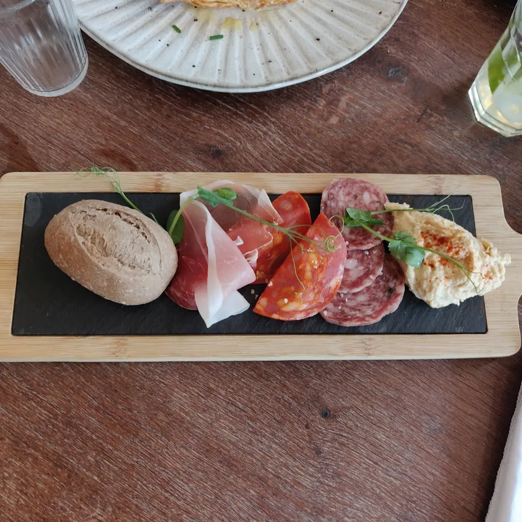 Menu_The Four Horseshoes_Chobham_image_8