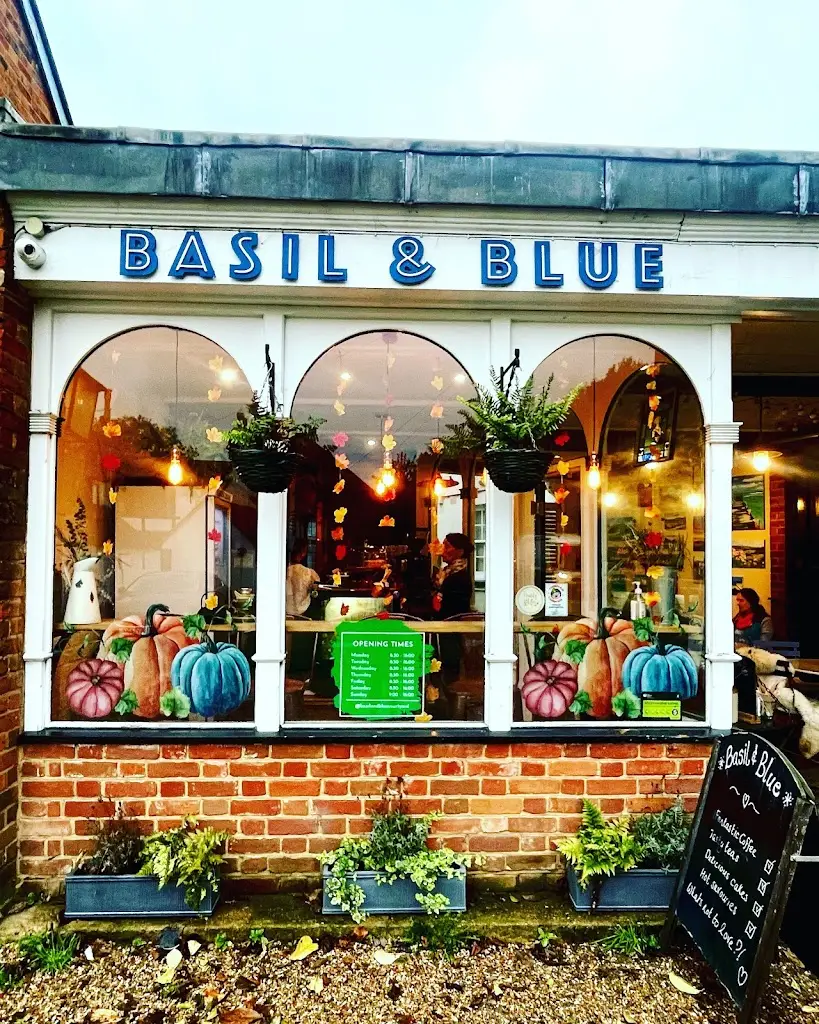 Basil & Blue Courtyard restaurant in Chobham
