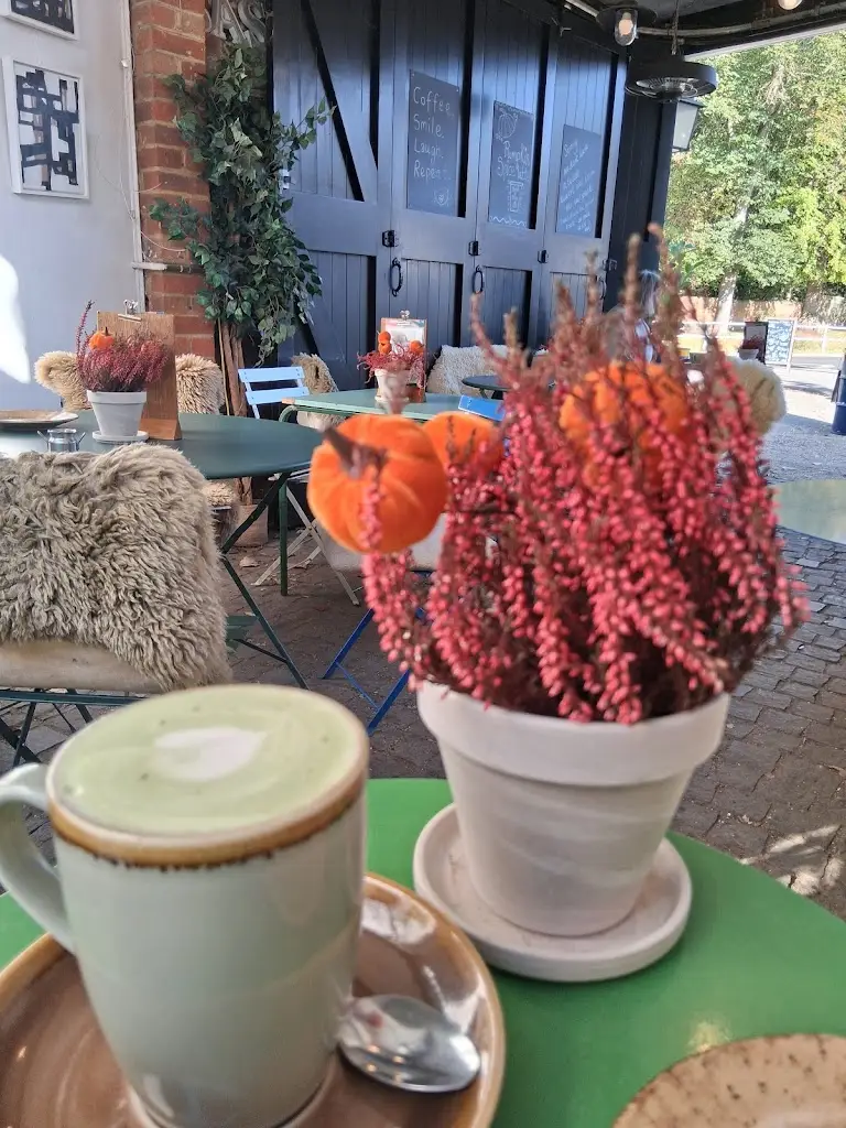 Basil & Blue Courtyard_Chobham_slider_image_3