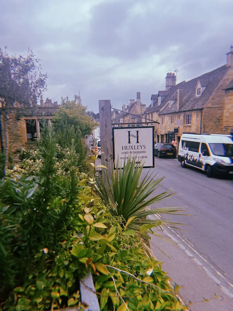 Anev_Huxleys, Cafe & Brasserie_Chipping Campden_review