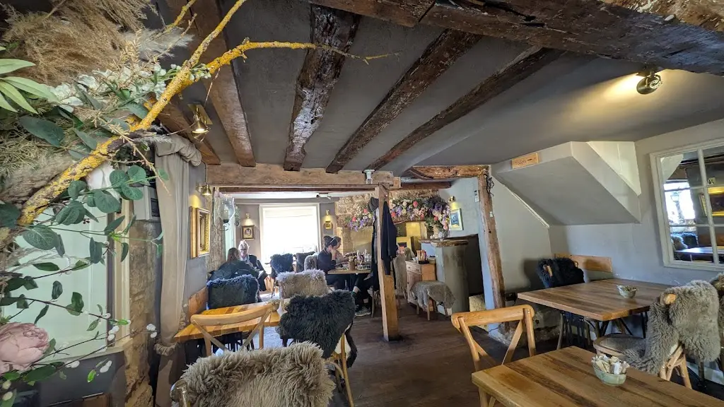 Huxleys, Cafe & Brasserie_Chipping Campden_slider_image_2