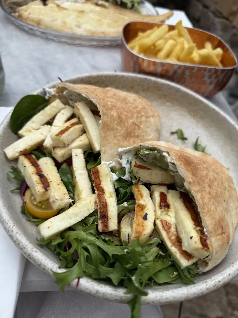 Taté Marín Lucas_Michael's Mediterranean Restaurant_Chipping Campden_review