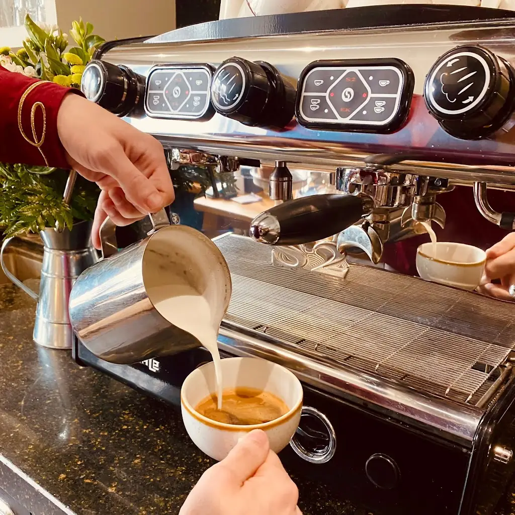 Coffee at The Noel Arms_Chipping Campden_slider_image_2