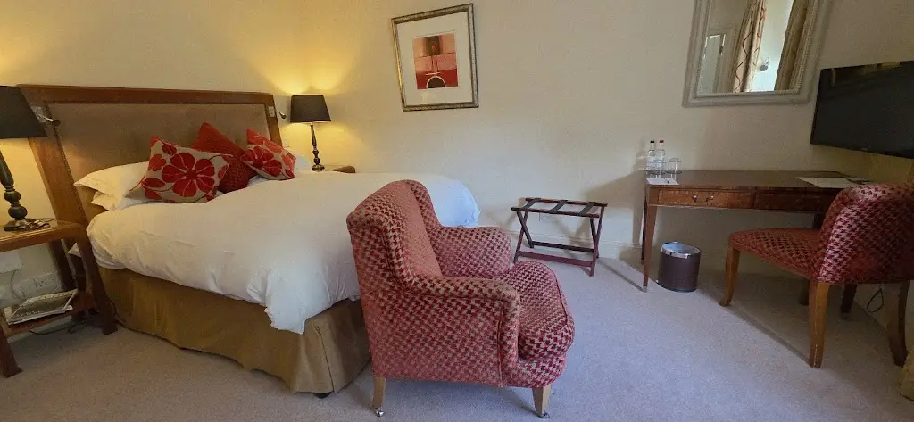 Melanie Willimott_Russell’s of Broadway_Chipping Campden_review