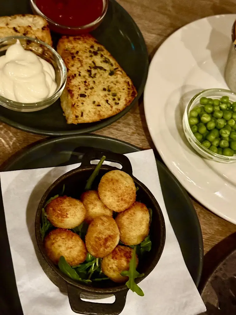 She mum Nat mum_The Lead Station_Chorlton_review