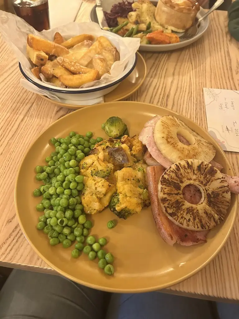 WinterSpiritCosplay_The Marquis of Granby_Chickerell_review