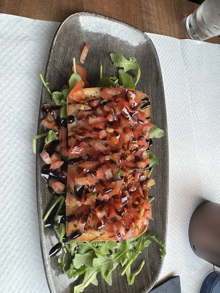 Paul Hopwood_Nicetta_Chickerell_review