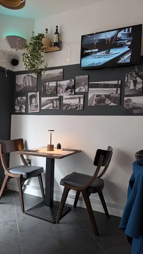 Vita Redchenko_Nicetta_Chickerell_review