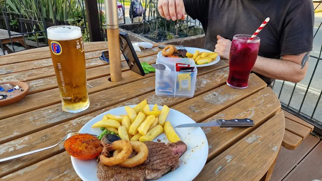 Menu_Admiral Hardy_Chickerell_image_6