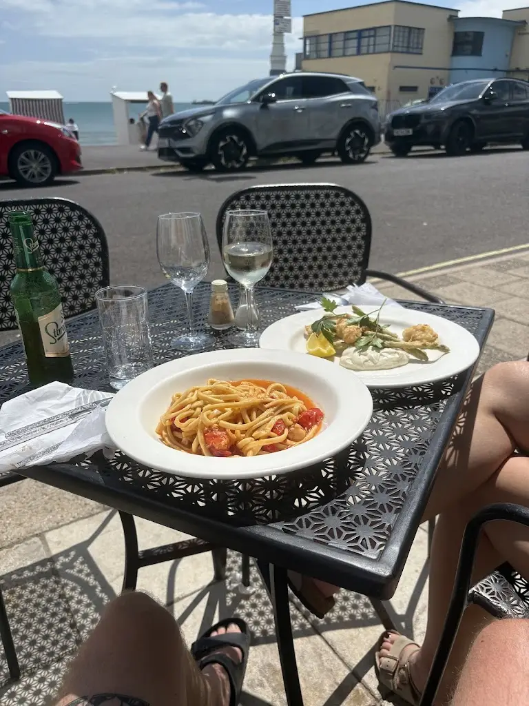 Benjamin James_Hamiltons_Chickerell_review