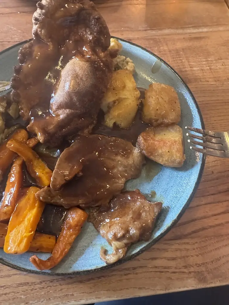 Adam Markus_White Hart_Chickerell_recensione