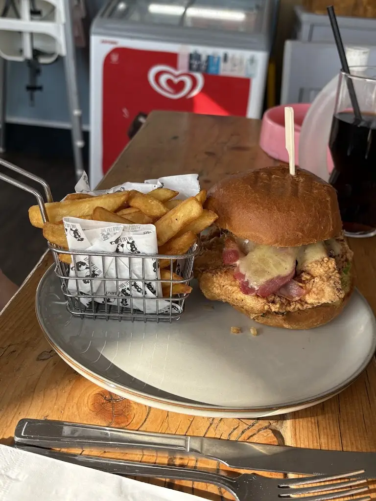 colin rouse_The Fat Badger_Chickerell_review