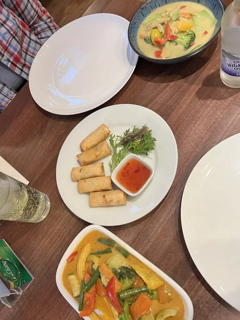 Kasham Laine_Mona's Thai and Asian Cuisines_Chickerell_review