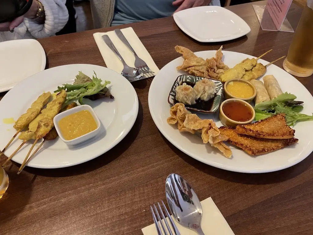 Ian Gibson_Mona's Thai and Asian Cuisines_Chickerell_review