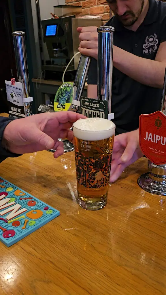 The Pig & Pump_Chesterfield_slider_image_2