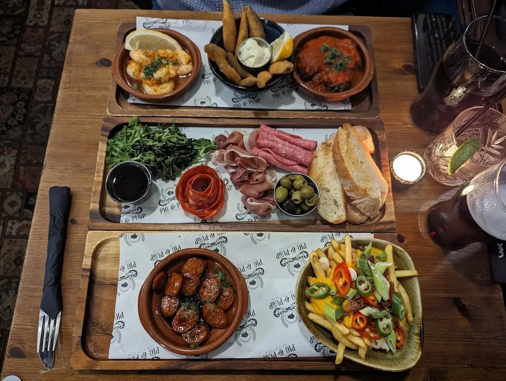 The Pig & Pump_Chesterfield_slider_image_3