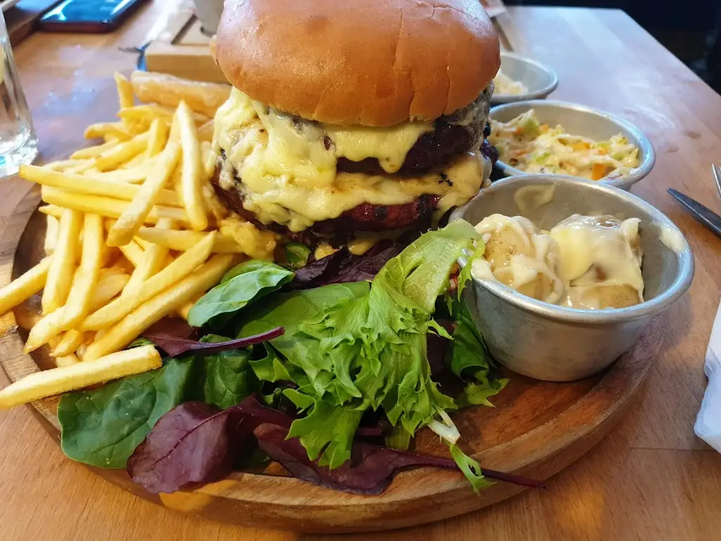 Menu_Einstein's_Chesterfield_image_9