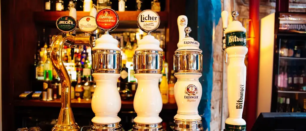 Einstein's_Chesterfield_slider_image_2