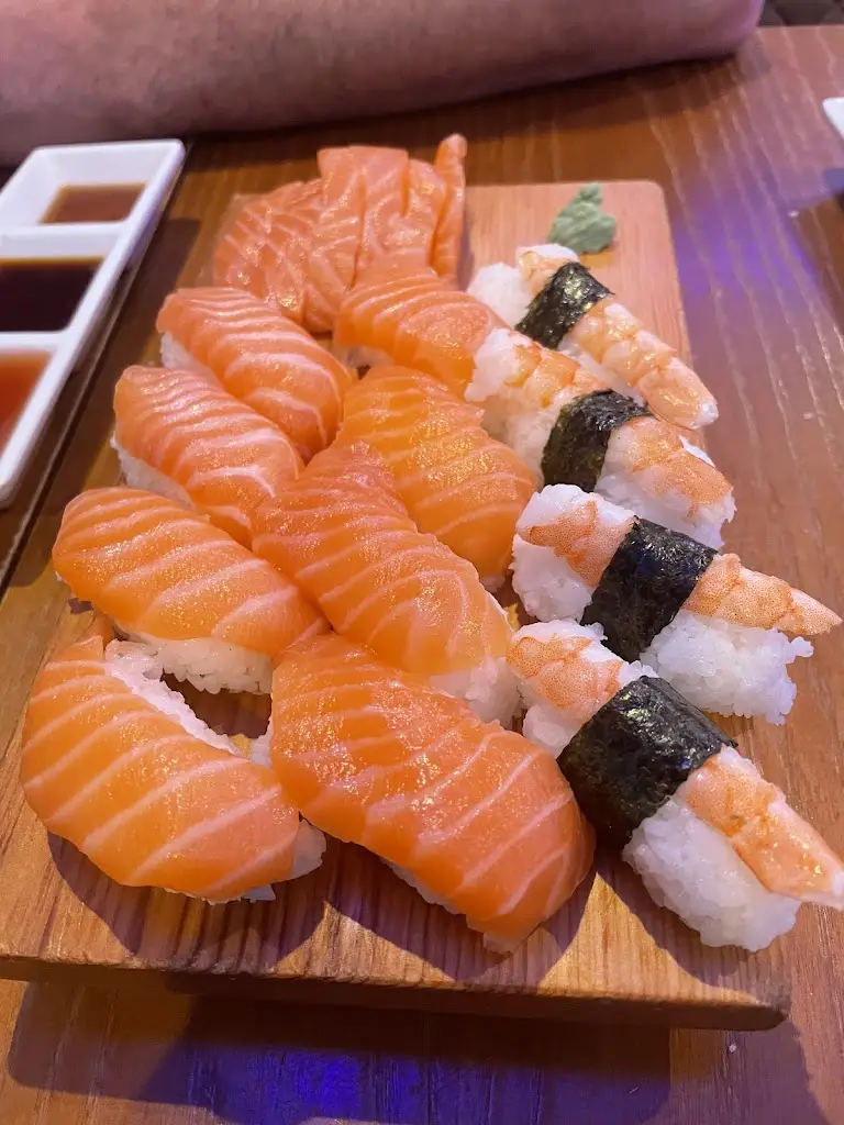 O-Tokuda_Chesterfield_slider_image_3