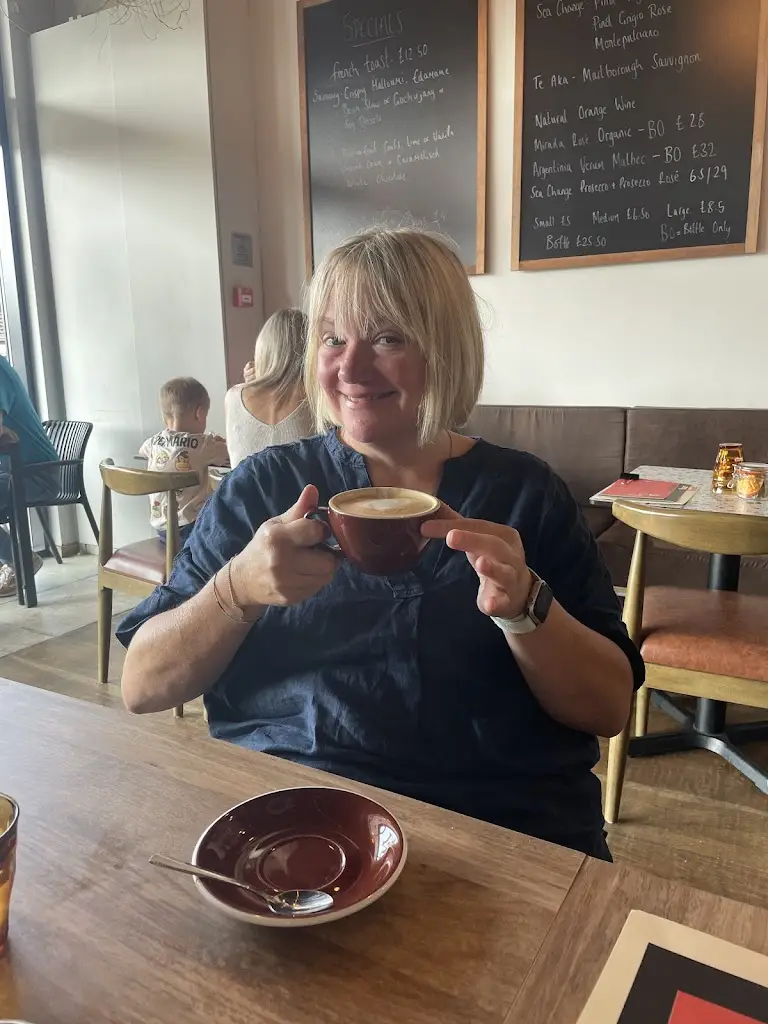 Hollie James_ninetyfour_Chesterfield_review